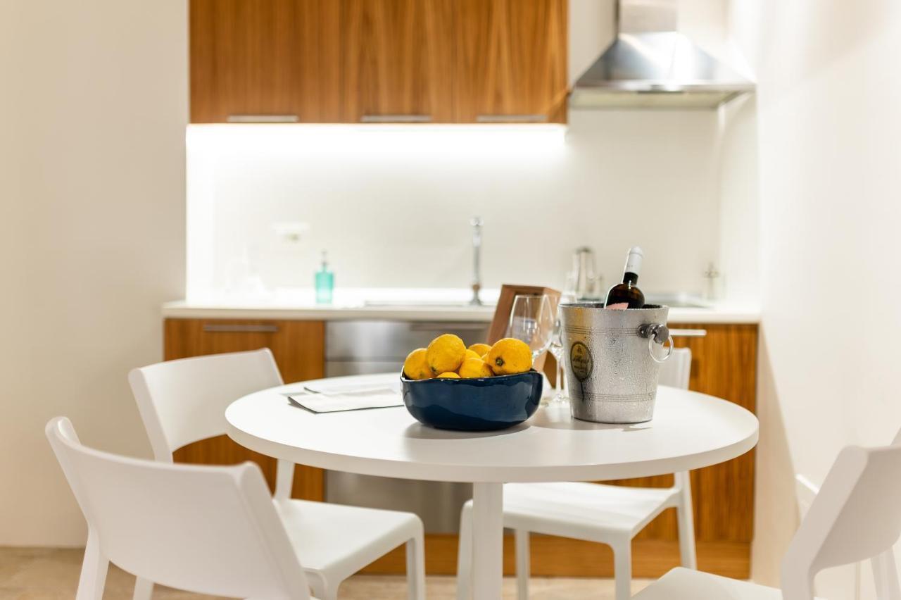 Old Court Luxury Suite&Spa By Monholiday Monopoli Exterior photo
