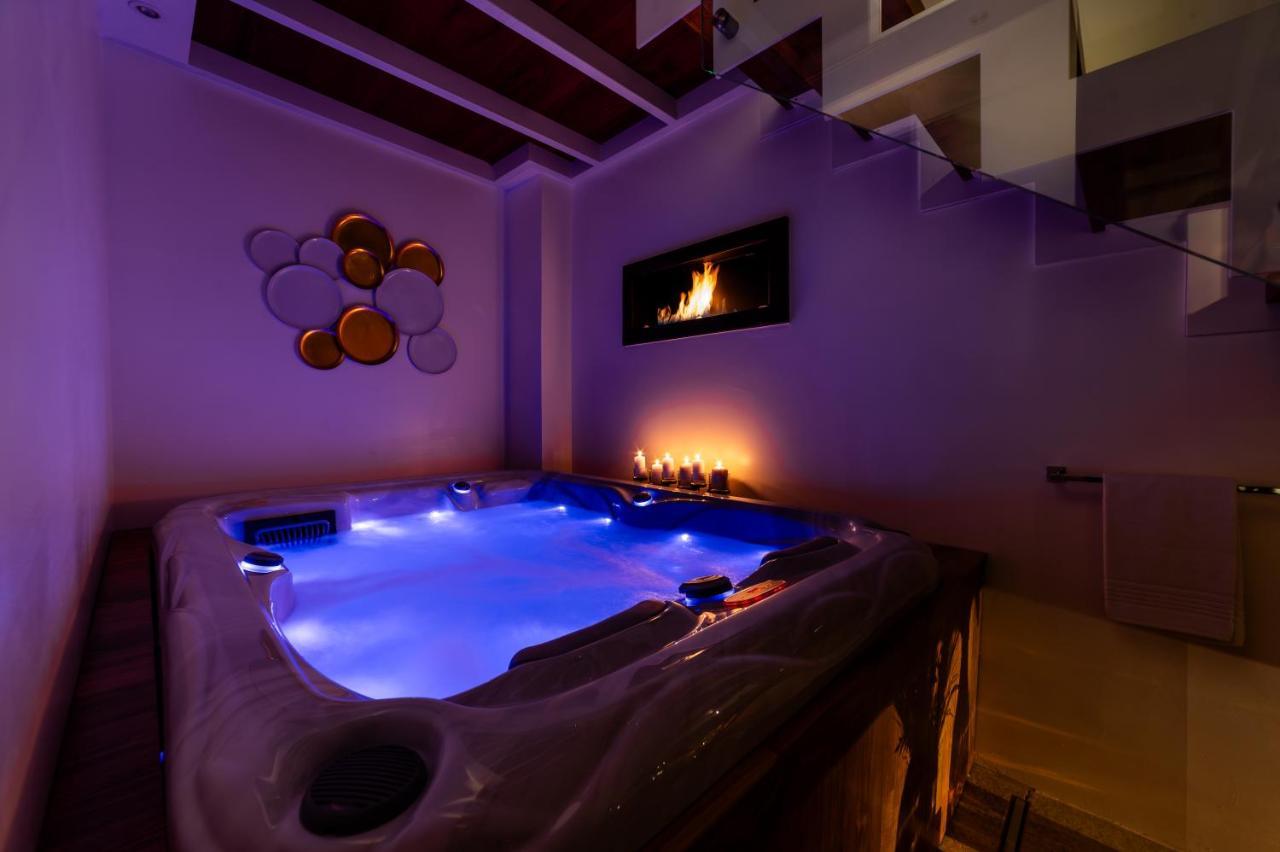 Old Court Luxury Suite&Spa By Monholiday Monopoli Exterior photo