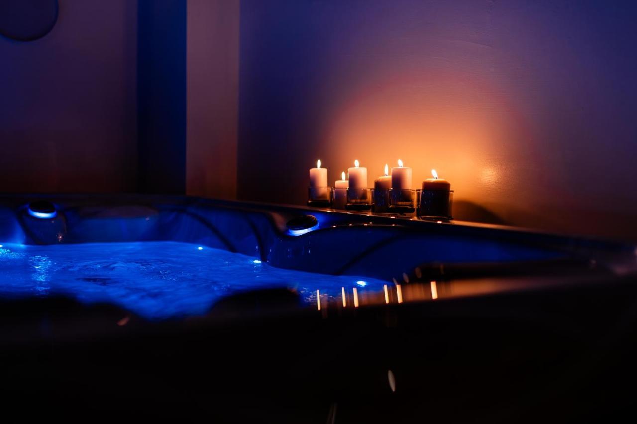 Old Court Luxury Suite&Spa By Monholiday Monopoli Exterior photo